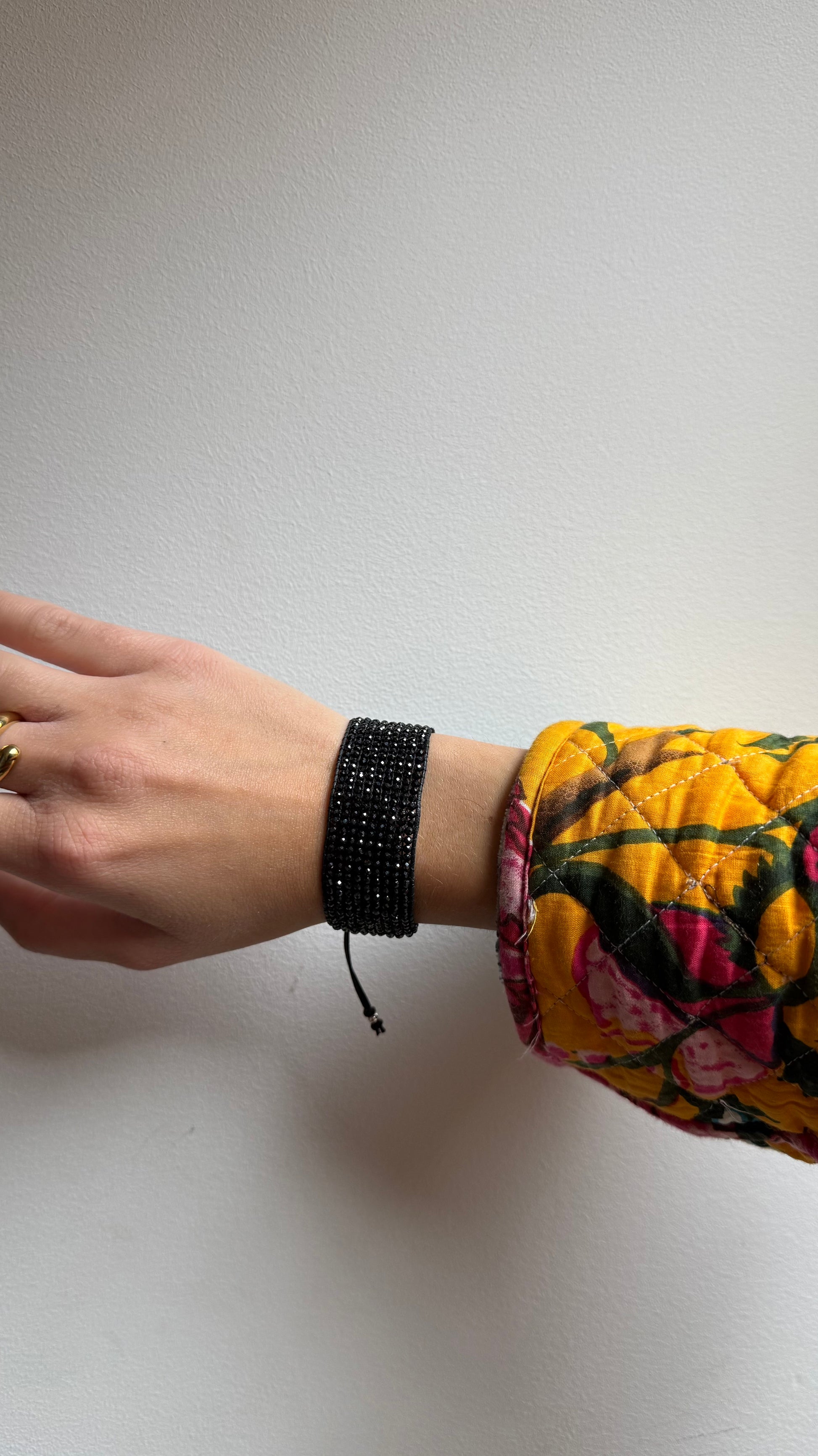 Black Spinel Tsé Bracelet