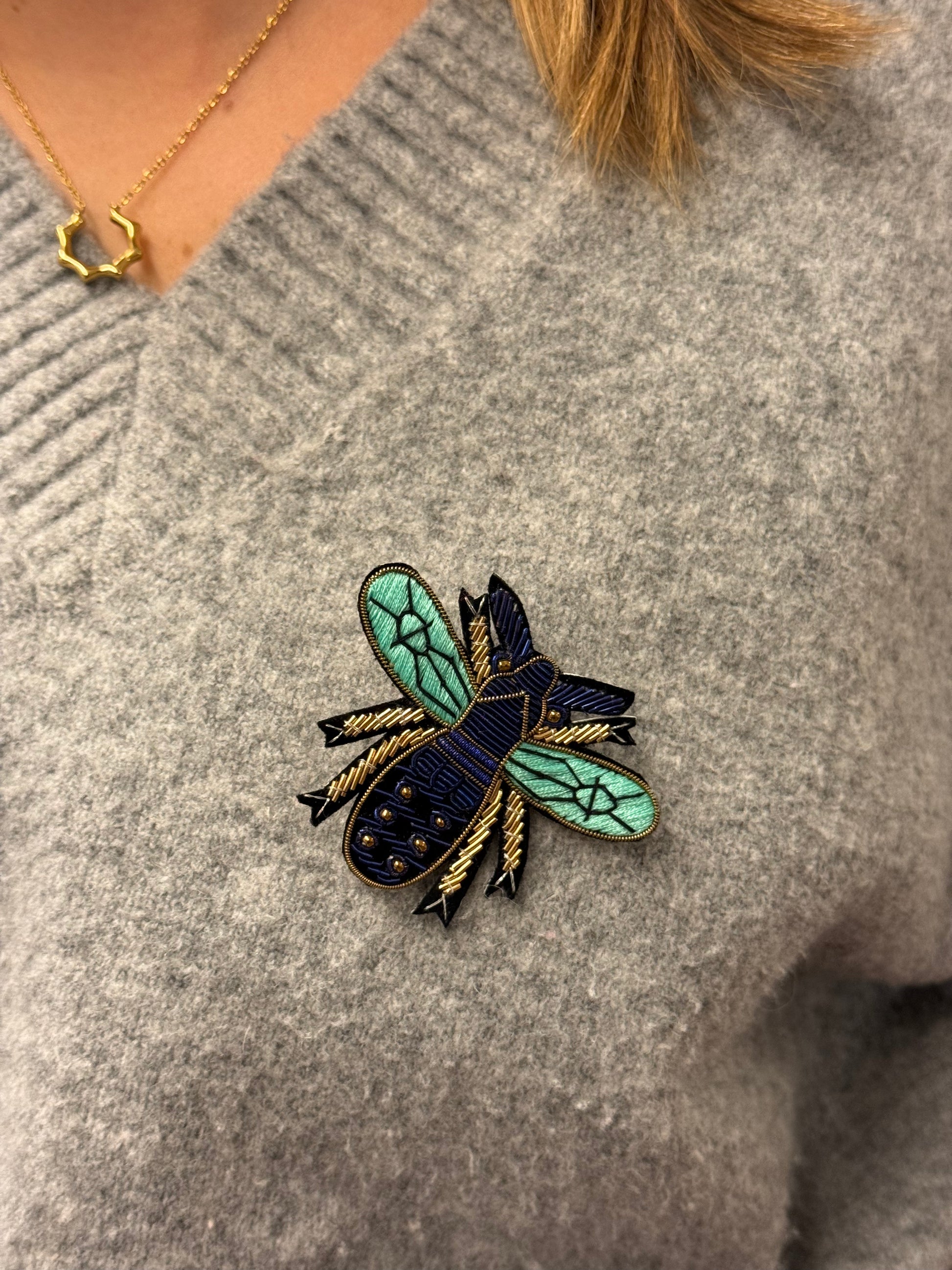 Broche brodée Cigale