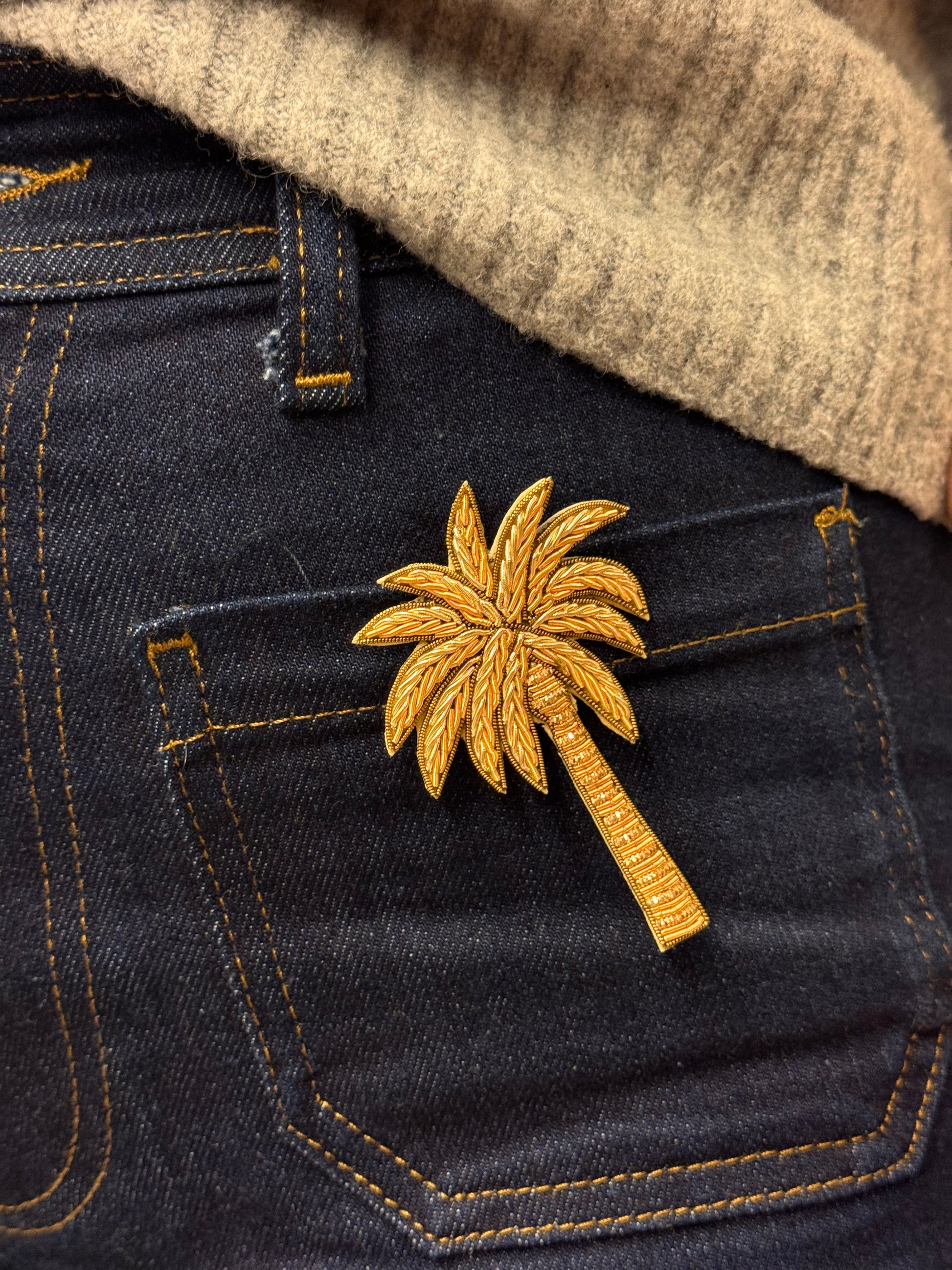 Broche brodée Palmier dorée