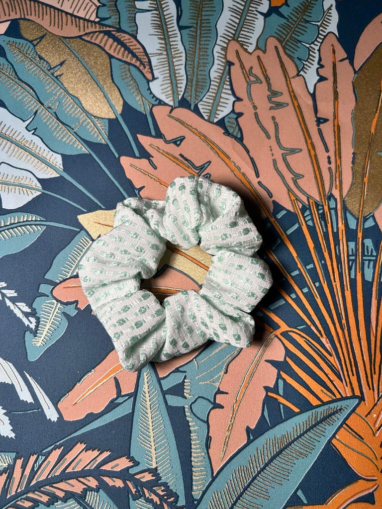 Chouchou brodée vert pâle