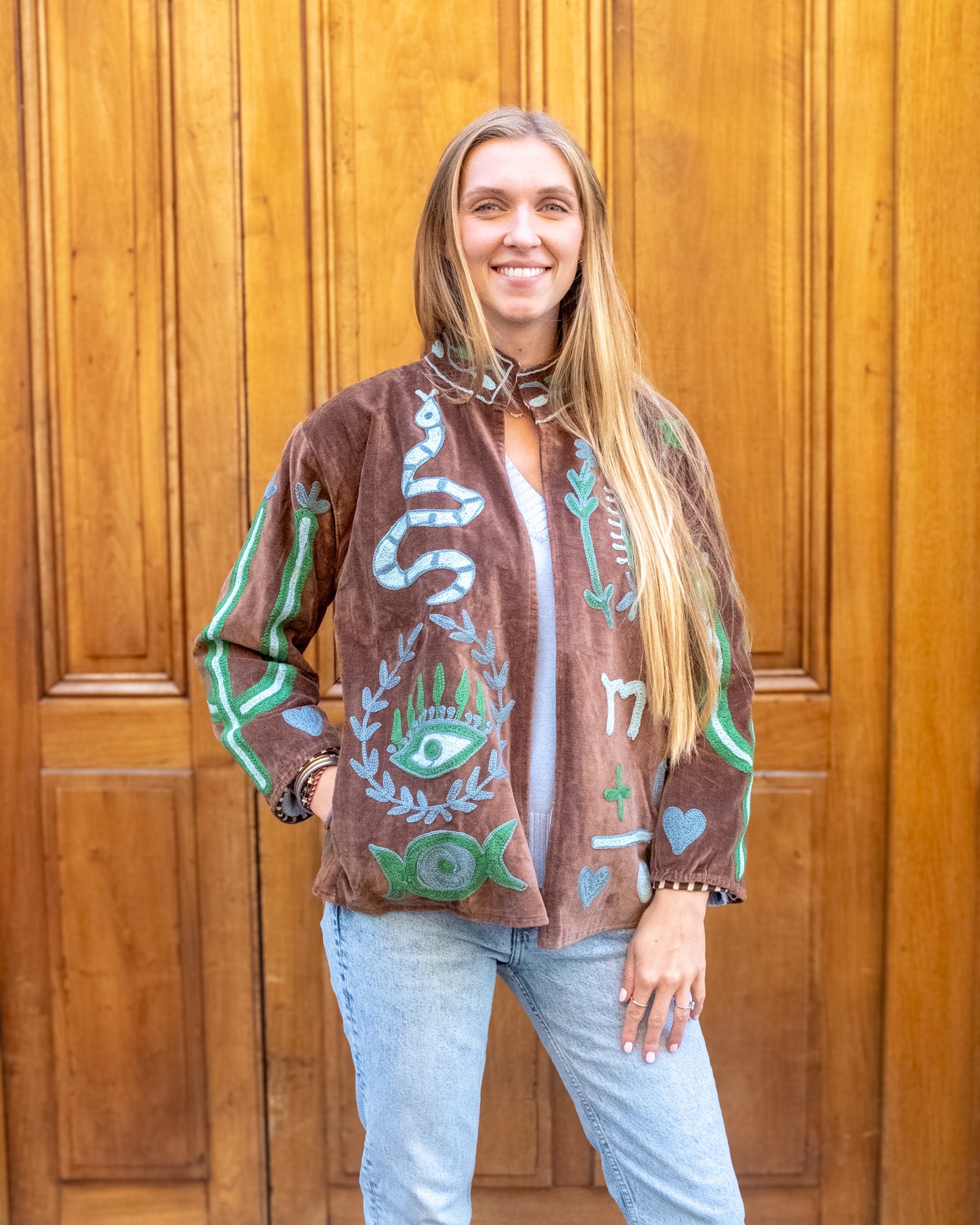 Veste brodée velours brune serpent