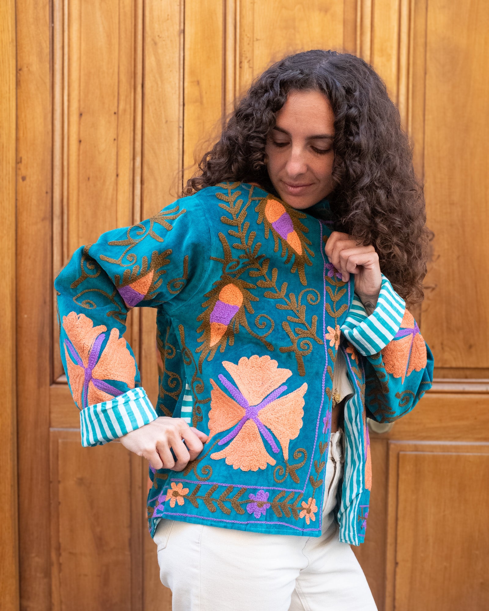 Veste brodée velours vert émeraude fleurs