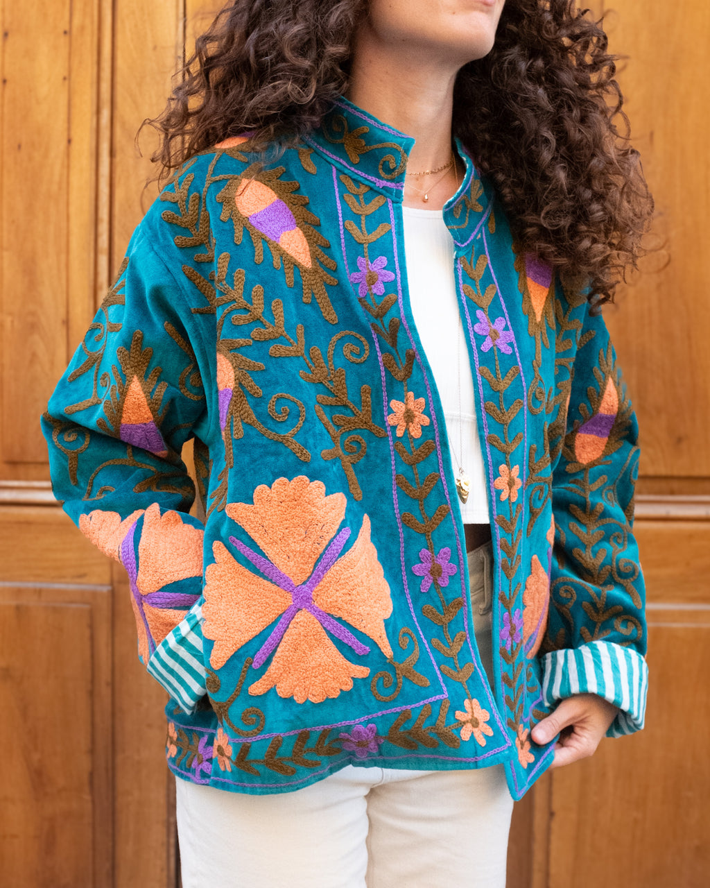 Veste brodée velours vert émeraude fleurs