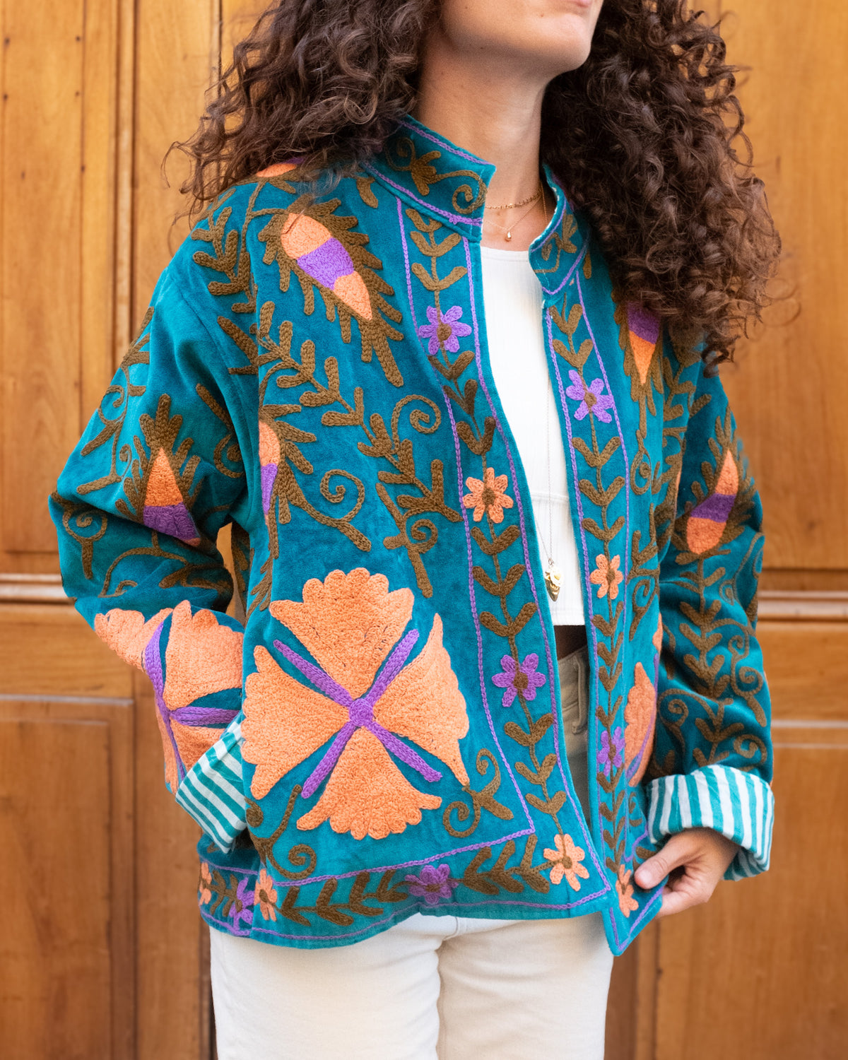 Veste brodée velours vert émeraude fleurs