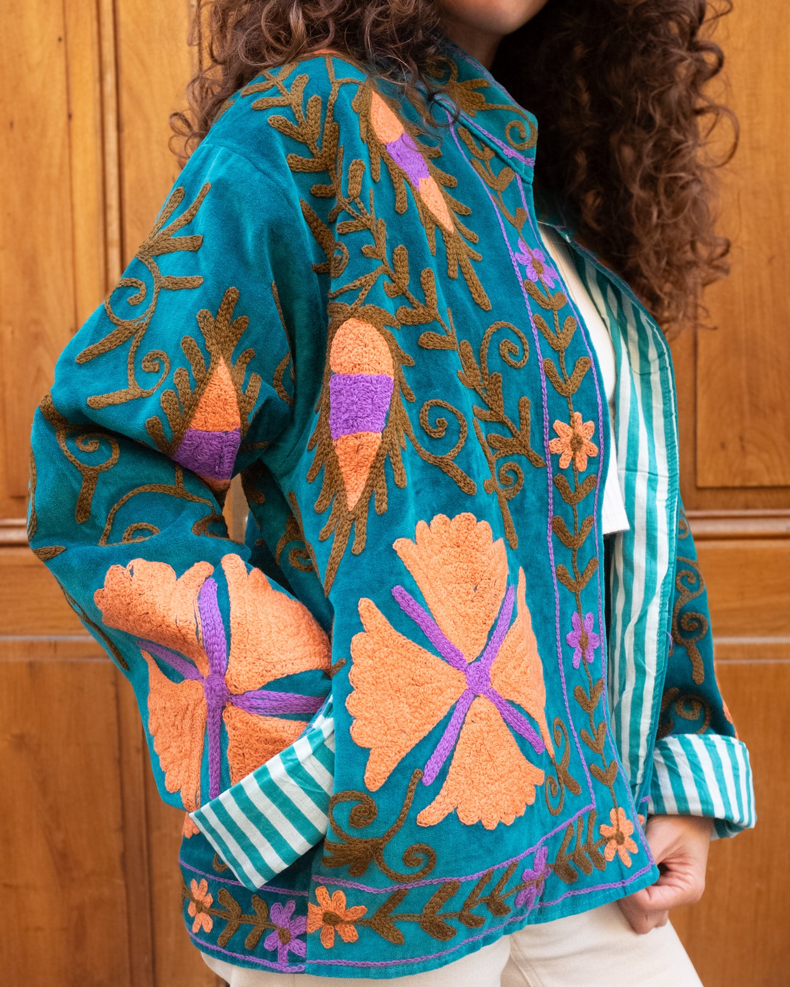 Veste brodée velours vert émeraude fleurs