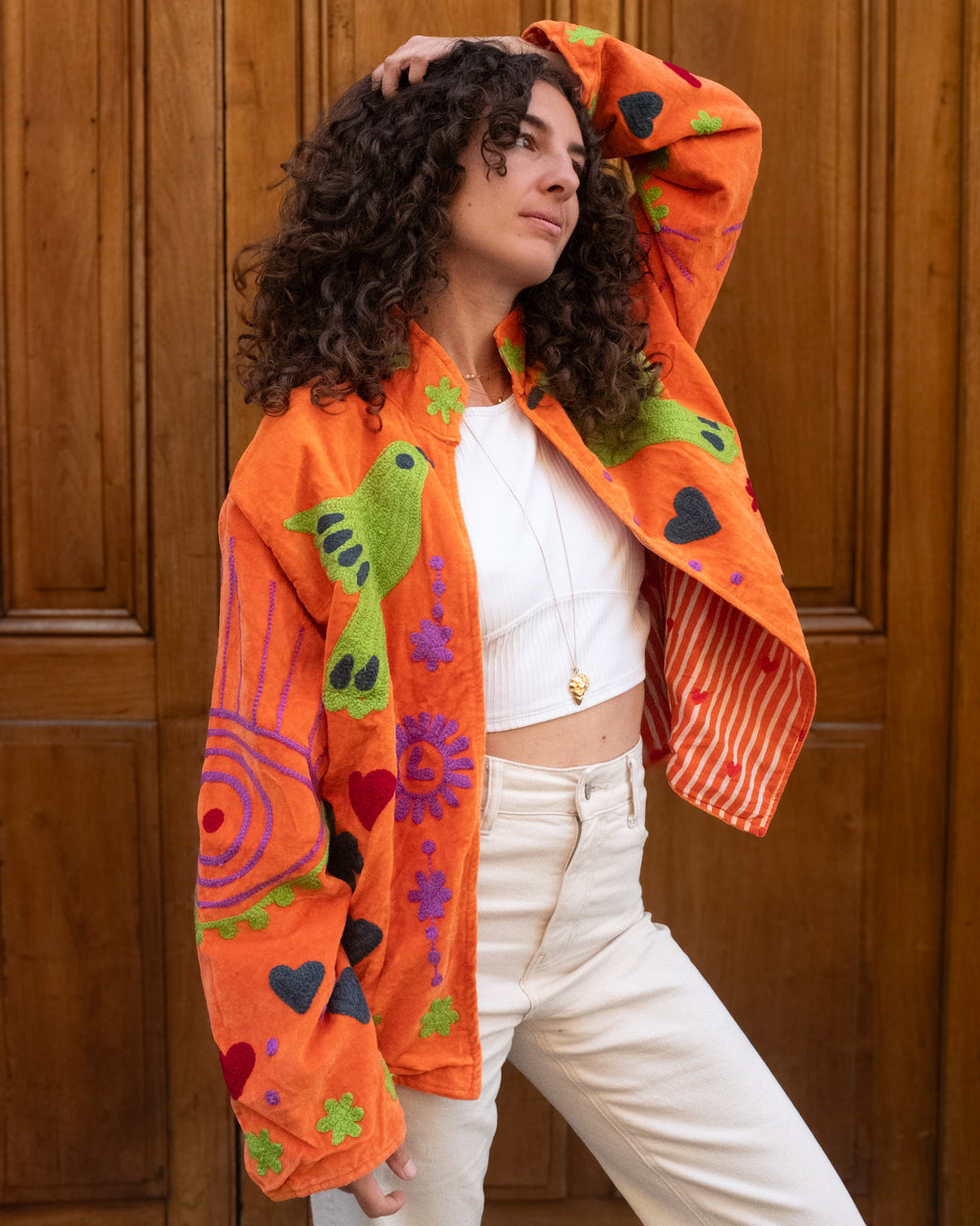 Veste brodée velours orange oiseau vert