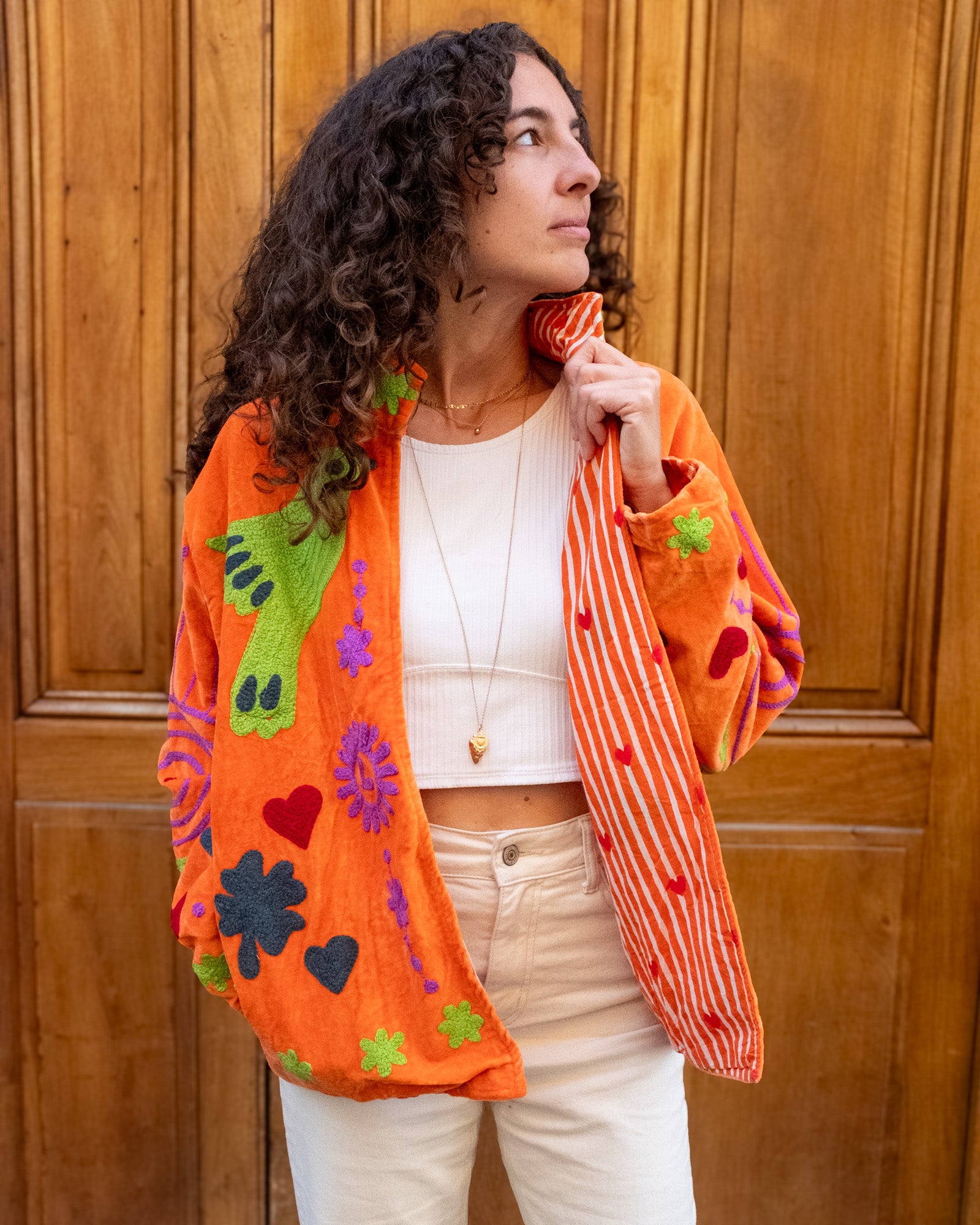 Veste brodée velours orange oiseau vert