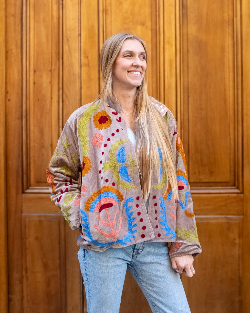 Veste brodée velours beige LOVE