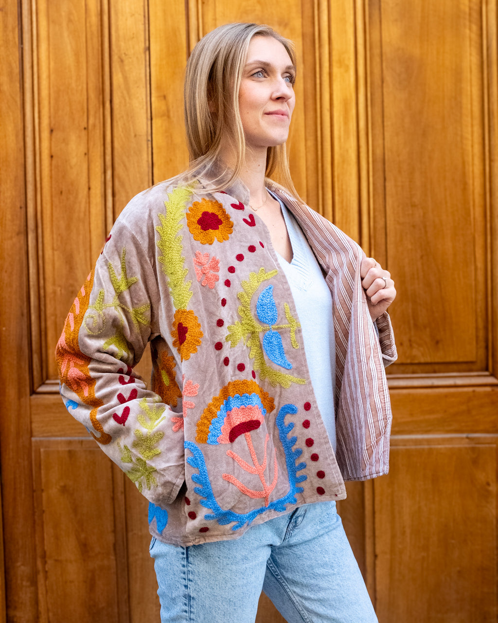 Veste brodée velours beige LOVE