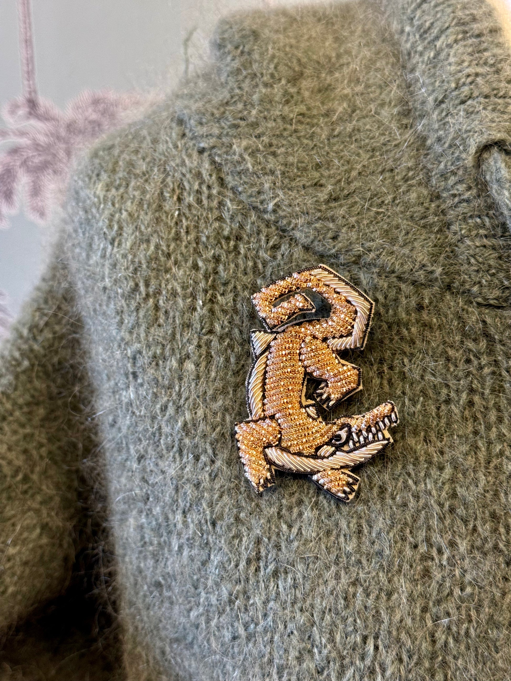 Broche crocodile en perles