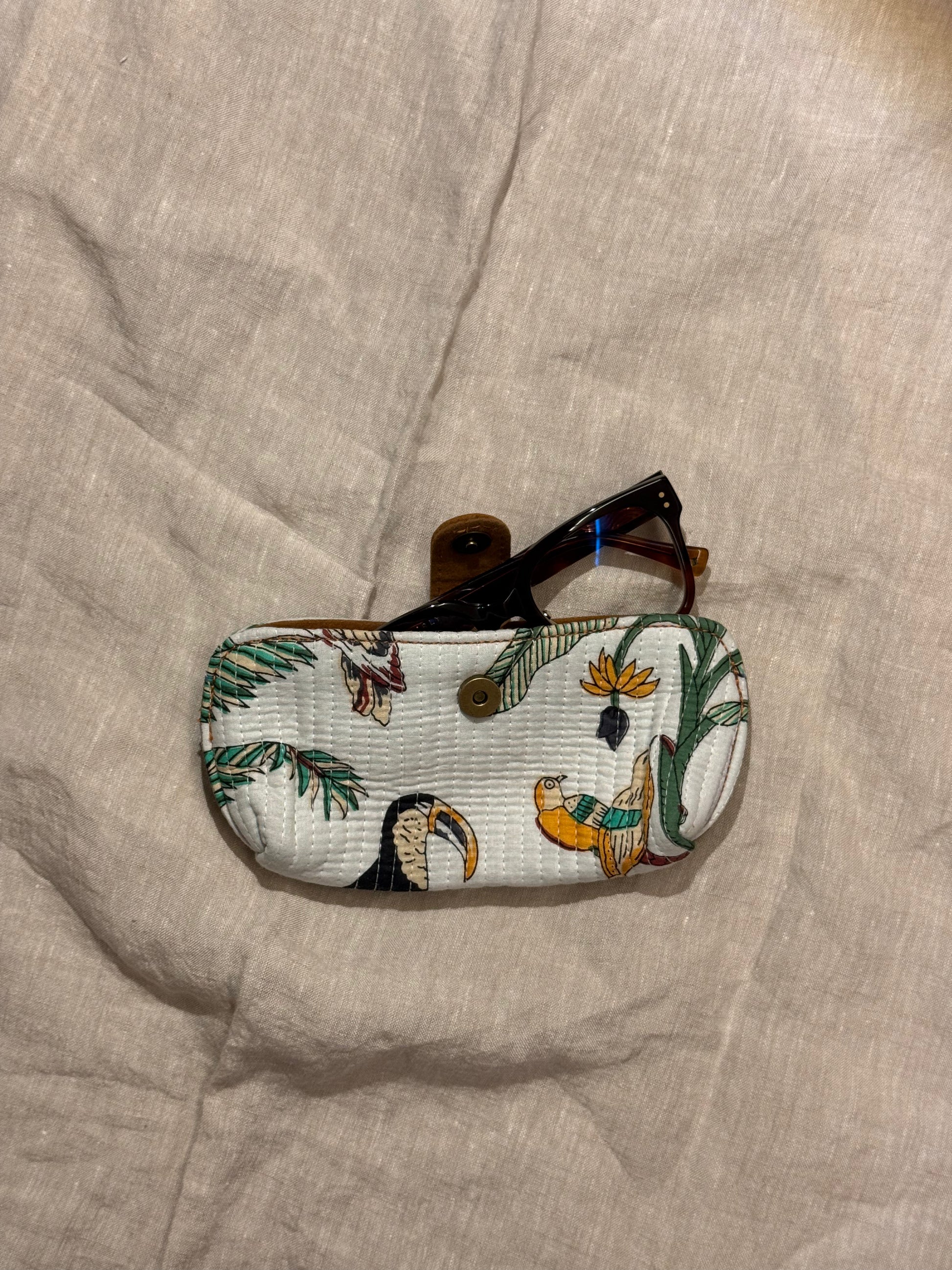Etui à lunettes White Jungle