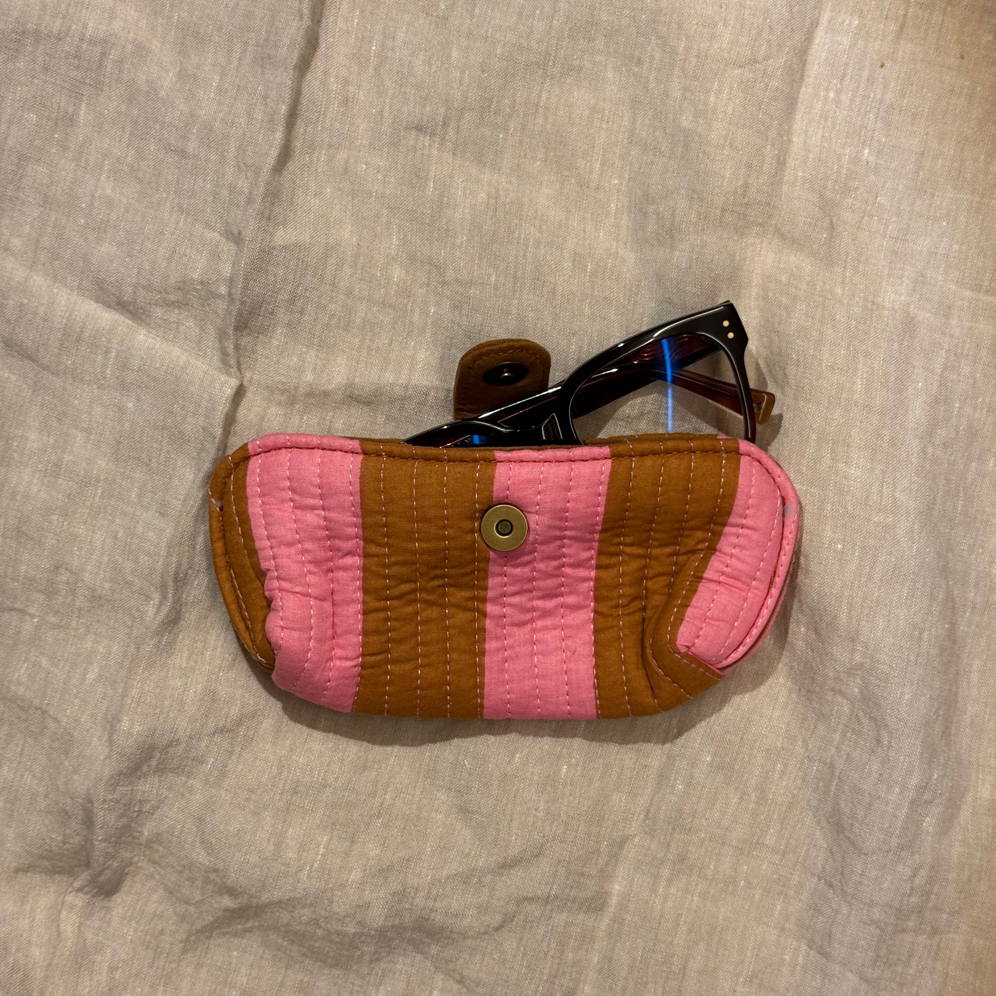 Etui à lunettes rayures rose et marron