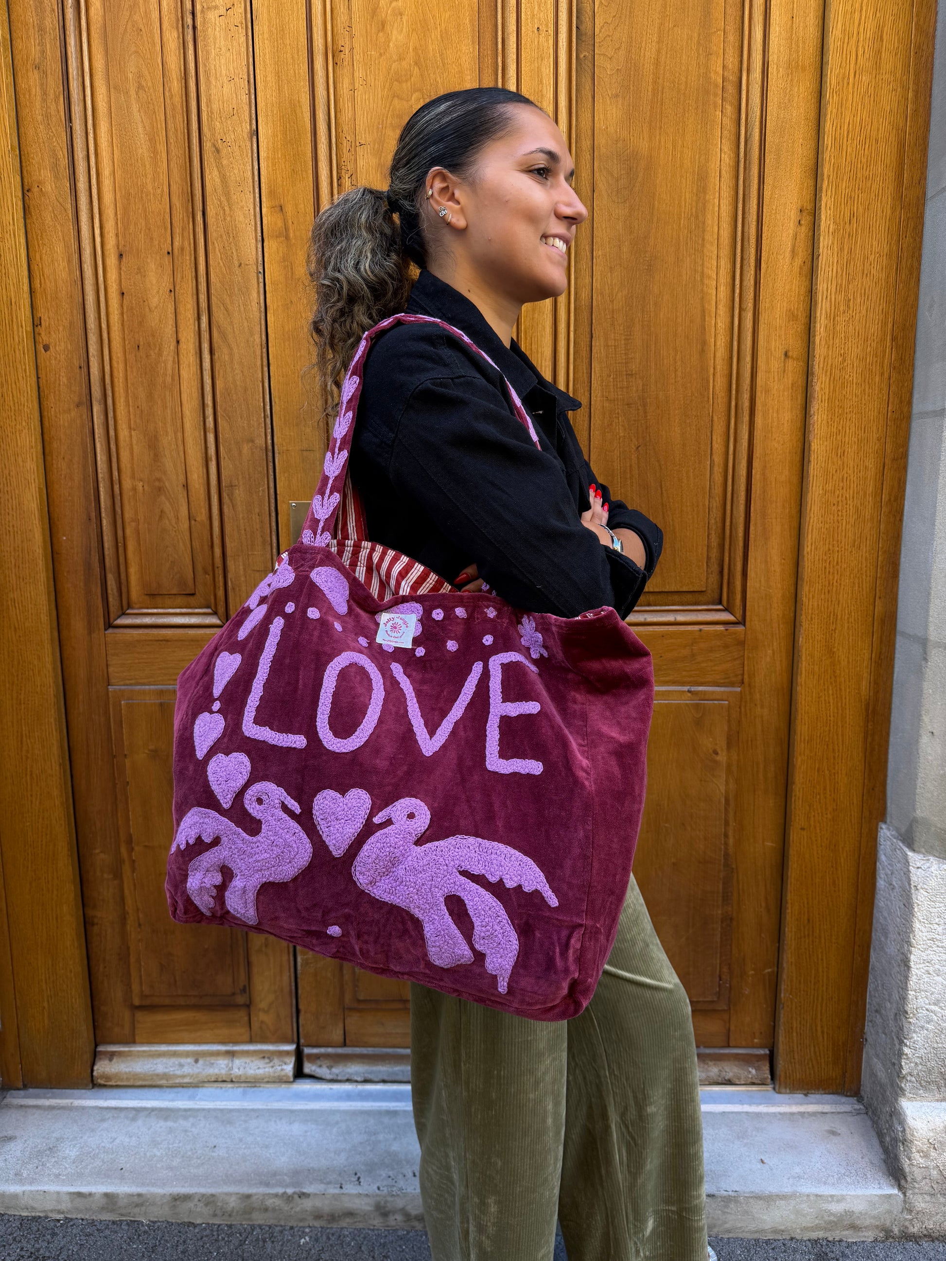 Sac brodé en velours bordeaux et violet LOVE