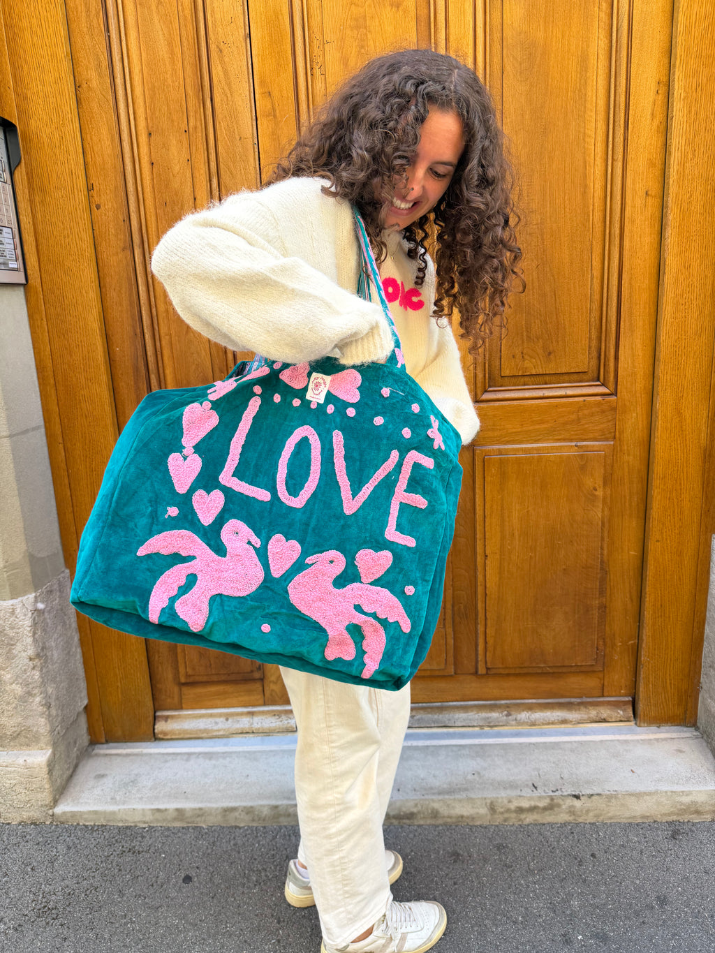 Sac brodé en velours émeraude et rose LOVE