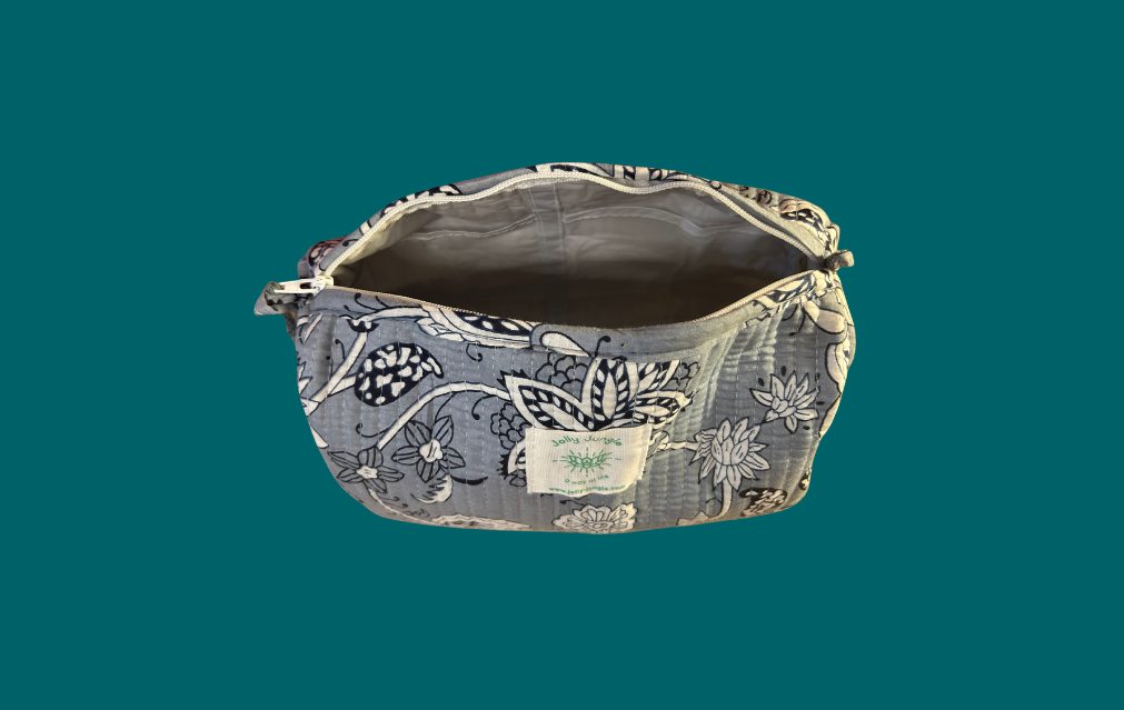 Trousse Grise Fleurs Blanches