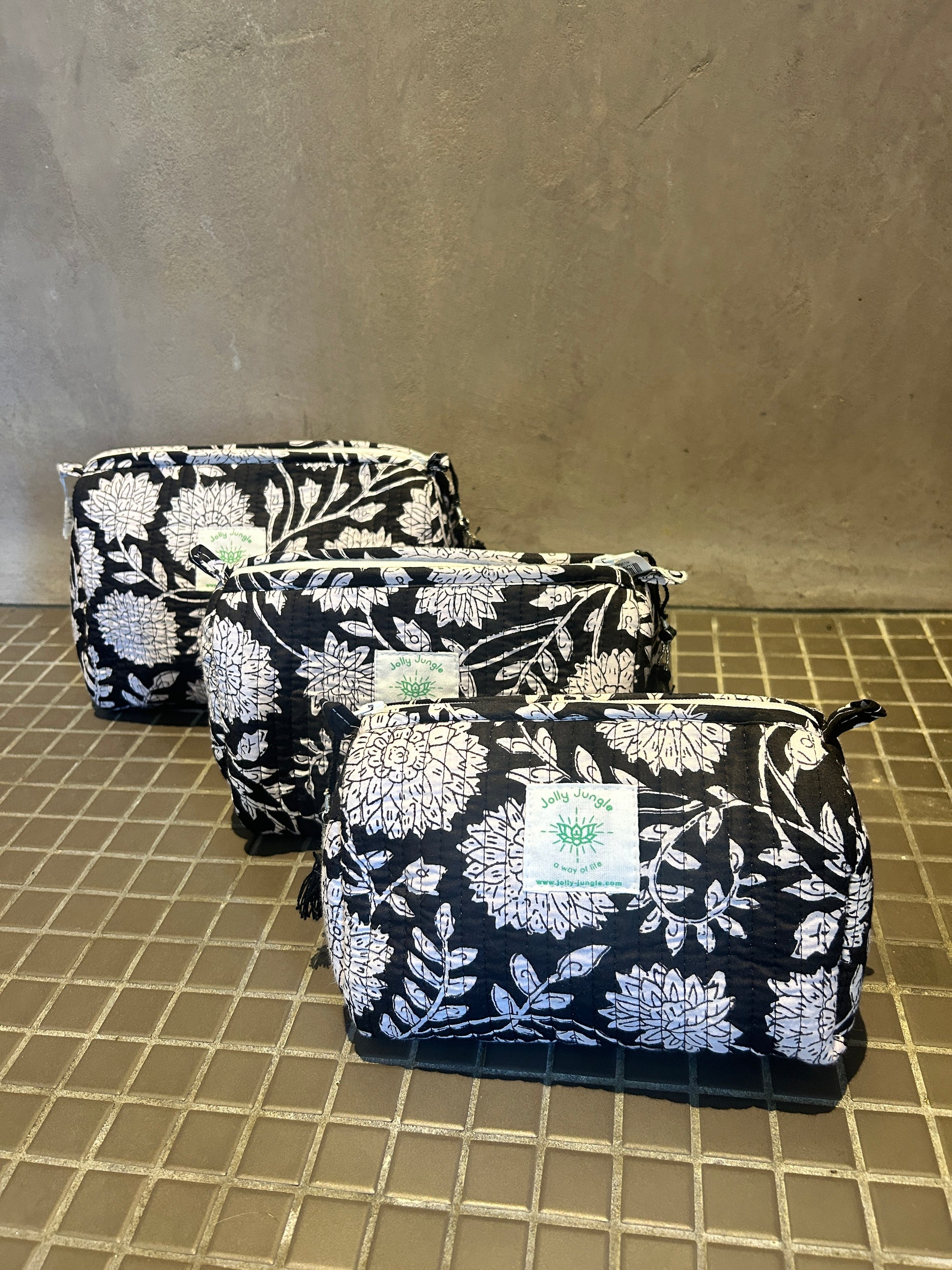 Trousse Noire Fleurs