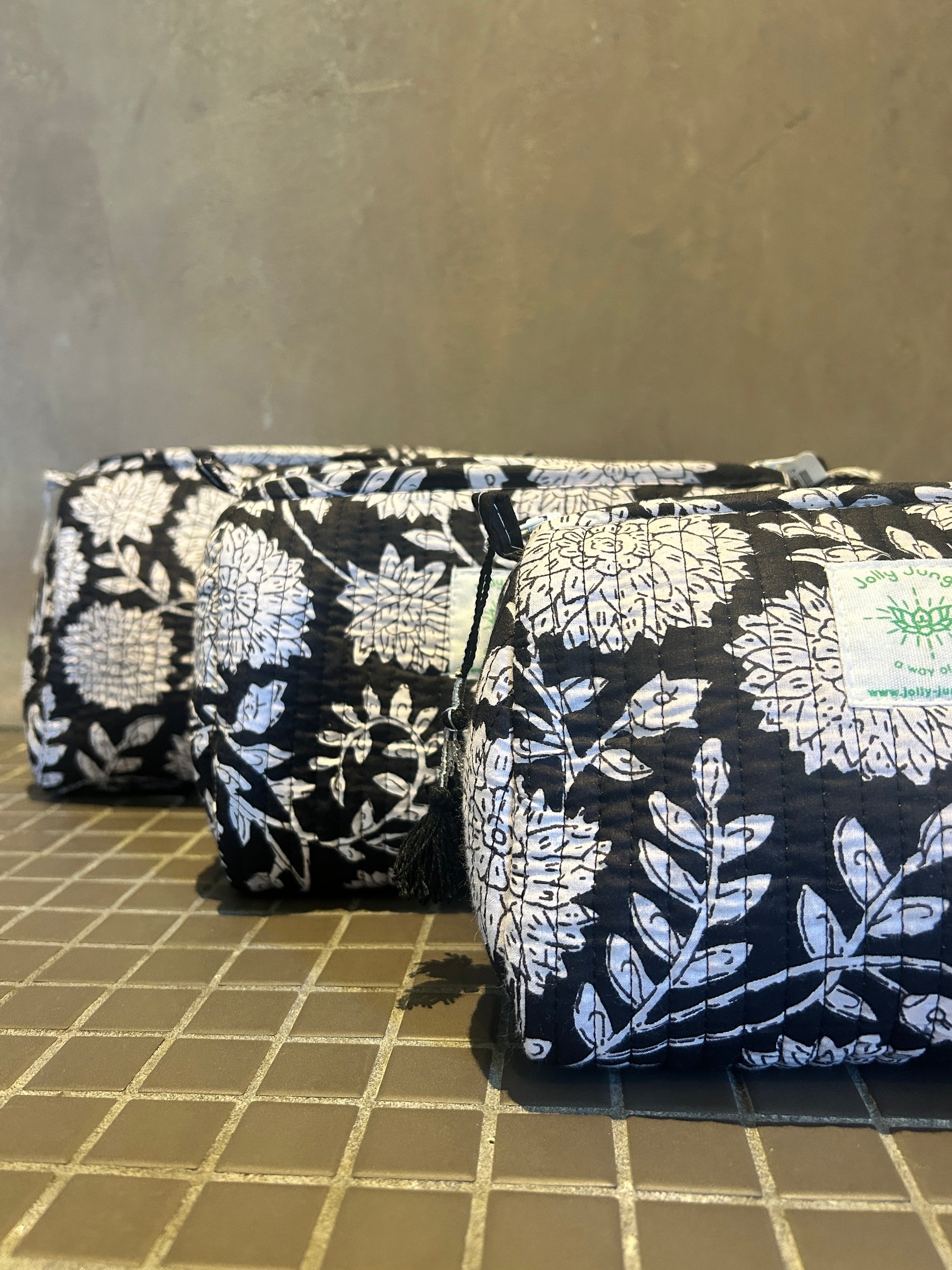 Trousse Noire Fleurs