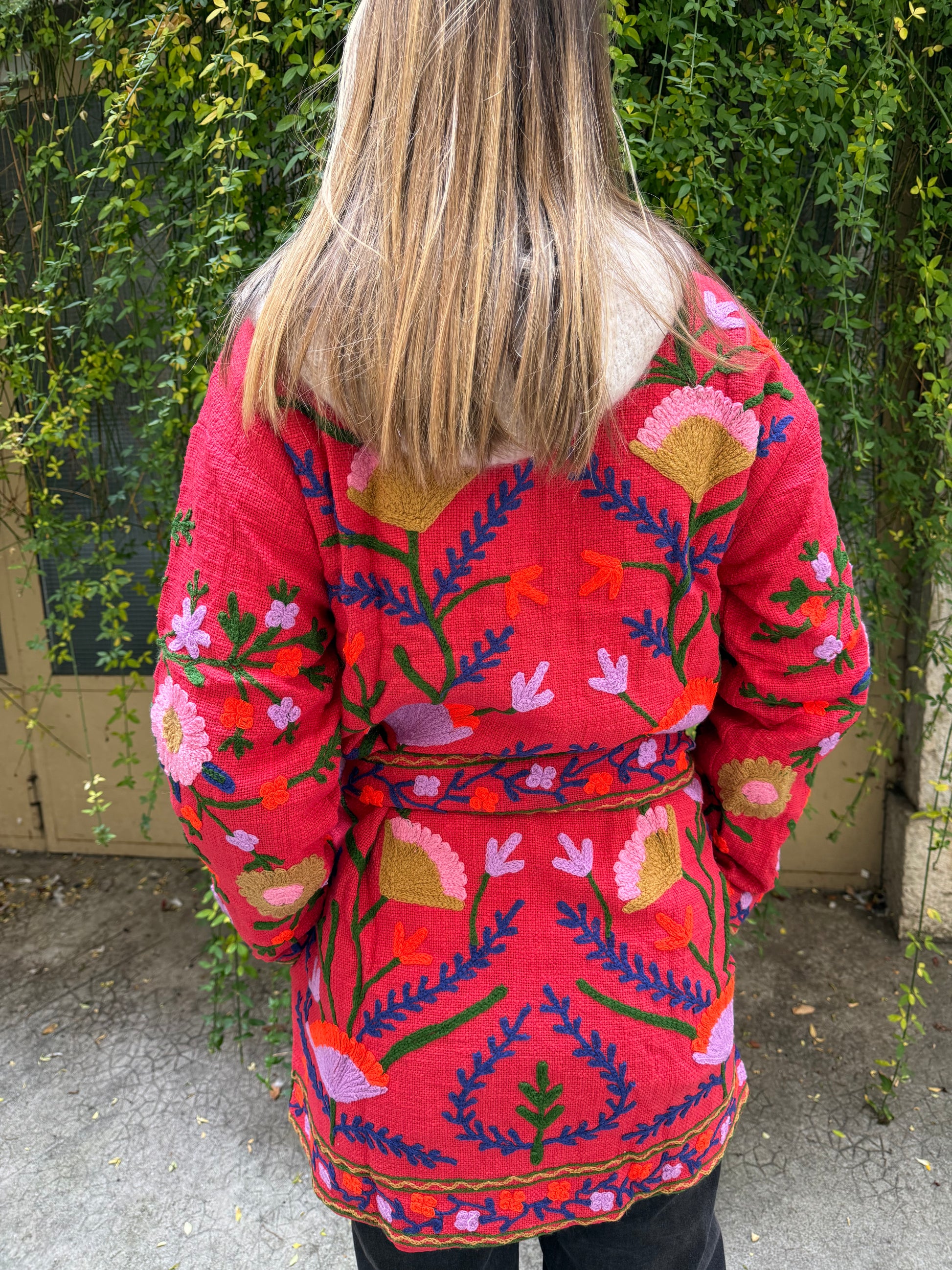 Veste Brodée Longue rouge