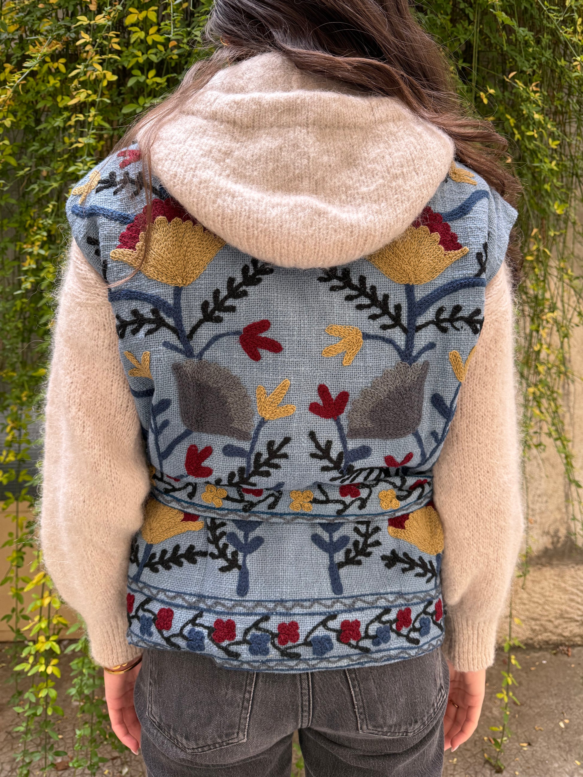 Veste Brodée sans manche bleu clair