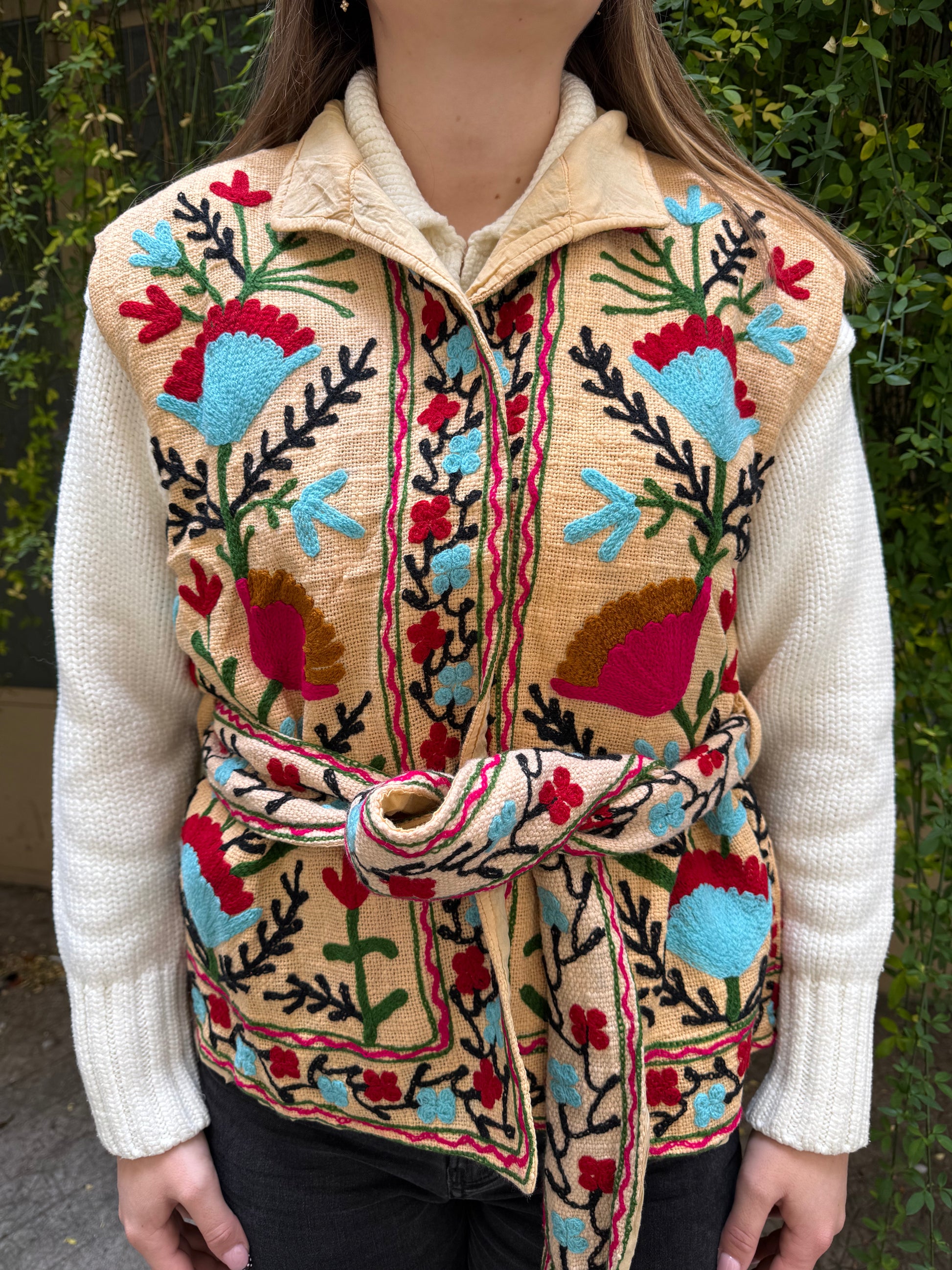 Veste Brodée sans manche crème