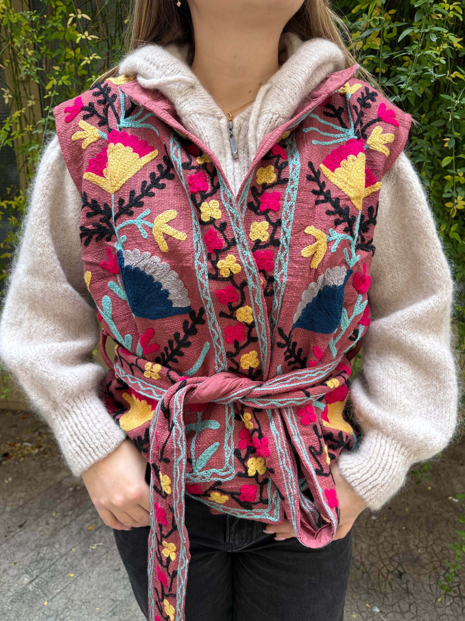 Veste Brodée sans manche vieux rose