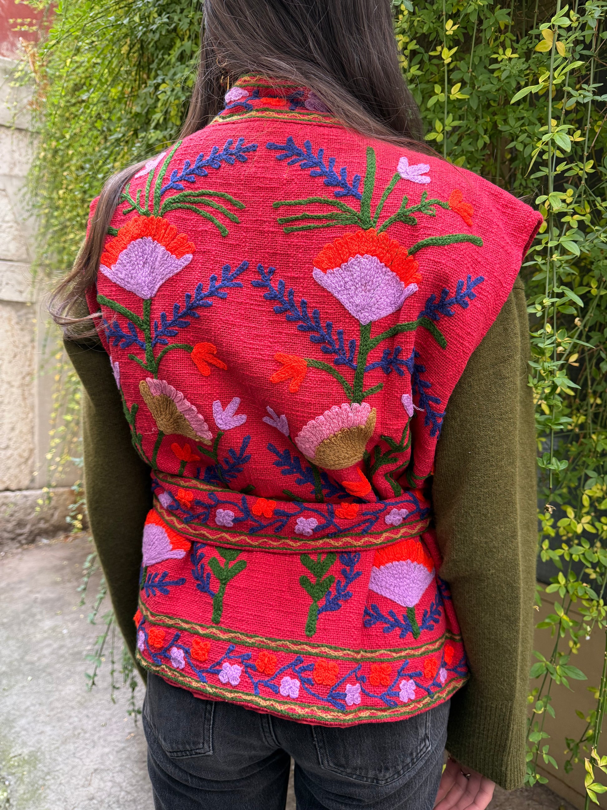 Veste Brodée sans manche rouge