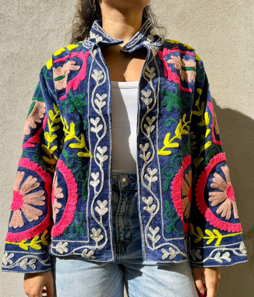 Veste brodée velours fleuri bleu