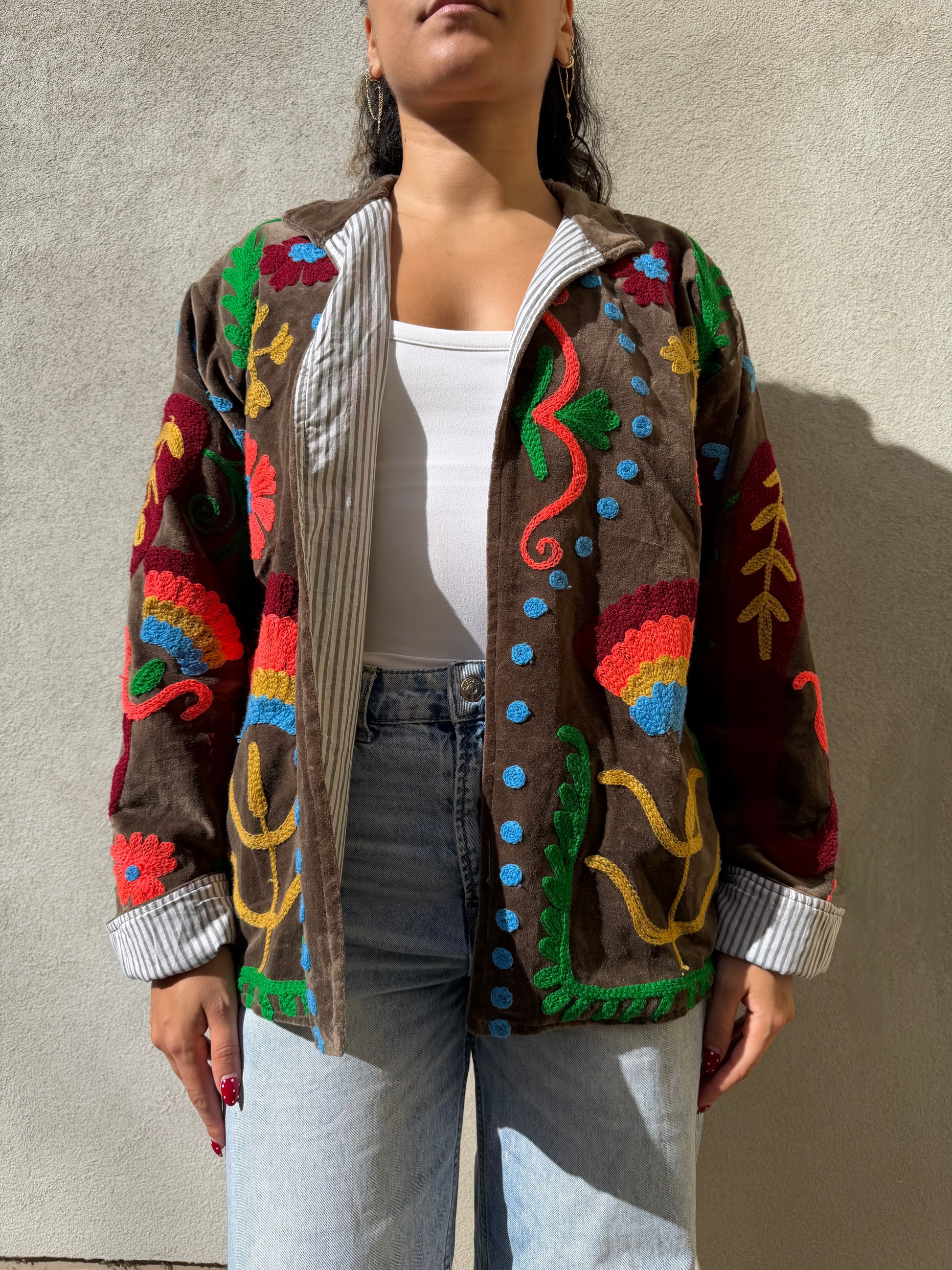 Veste brodée velours fleuri grise