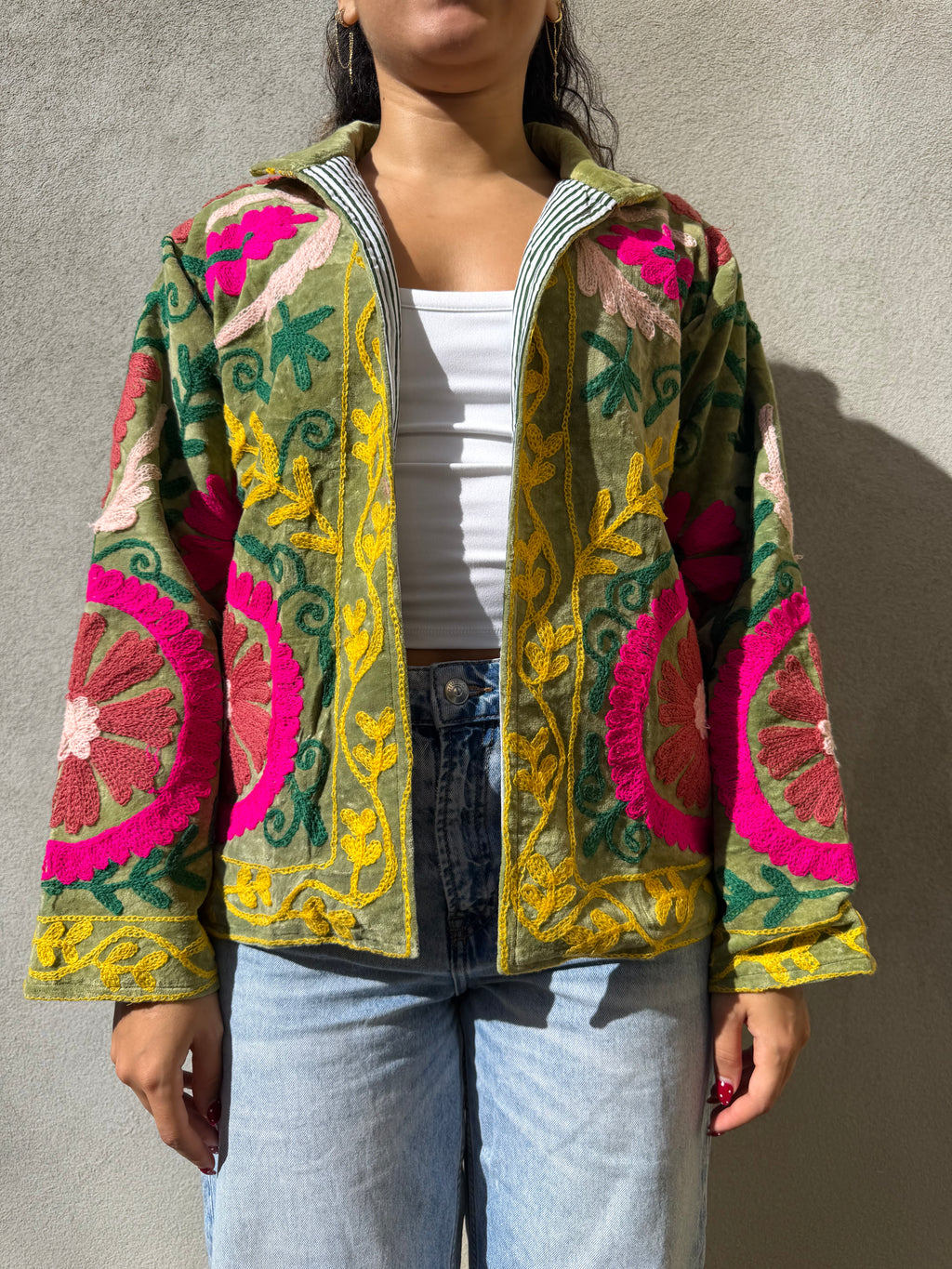 Veste brodée velours fleuri vert clair