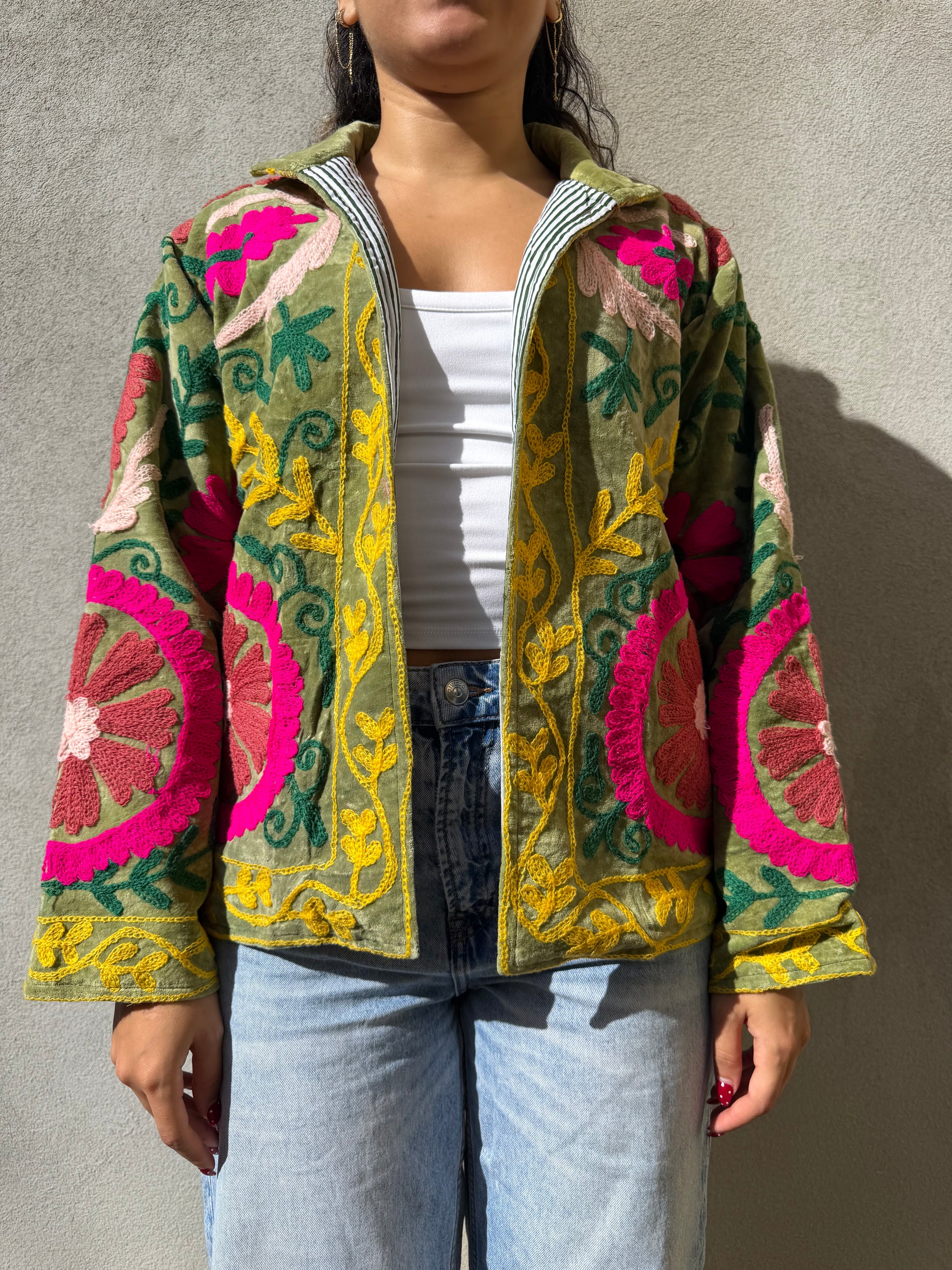 Veste brodée velours fleuri vert clair